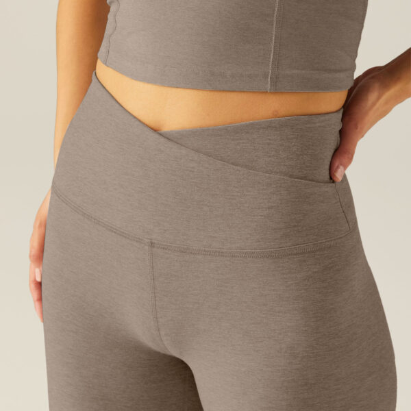 High Waisted Gym Midi Legging - Image 13