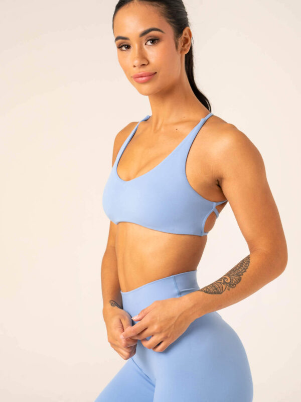 Low V-neck Embody Sports Crop - Image 14