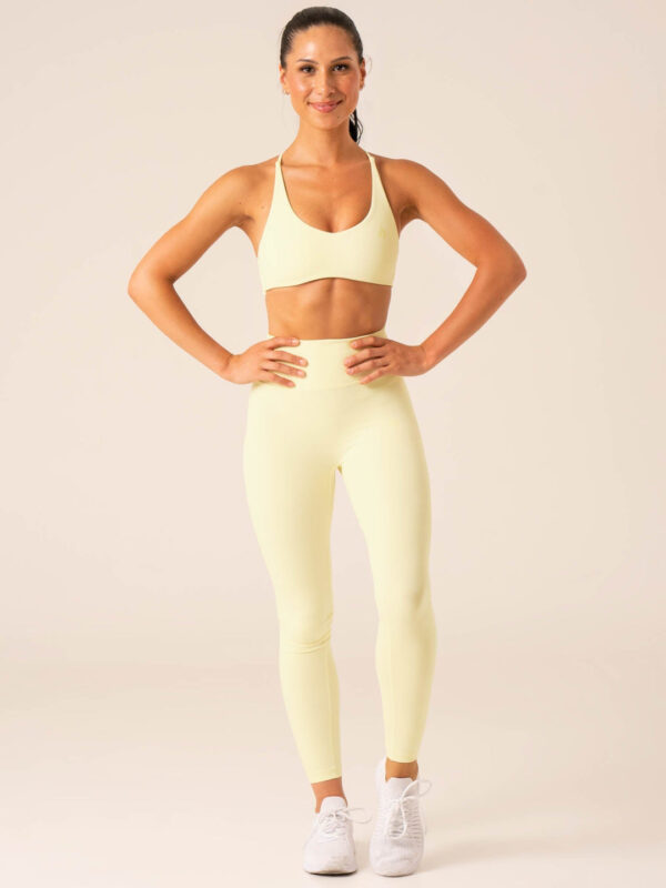 Low V-neck Embody Sports Crop - Image 25