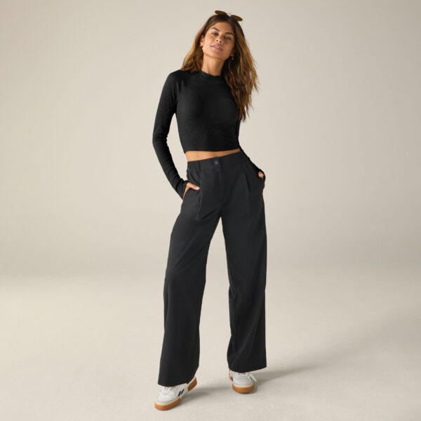 Contours Mock Neck Cropped Top - Image 4