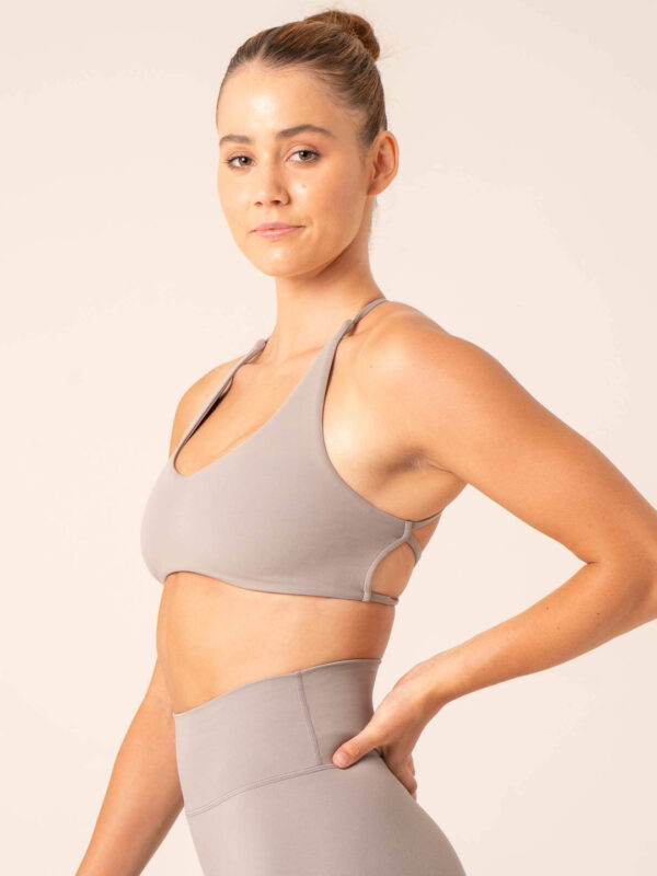 Low V-neck Embody Sports Crop - Image 46