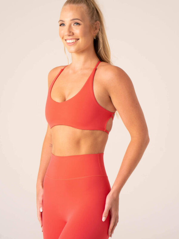 Low V-neck Embody Sports Crop - Image 52