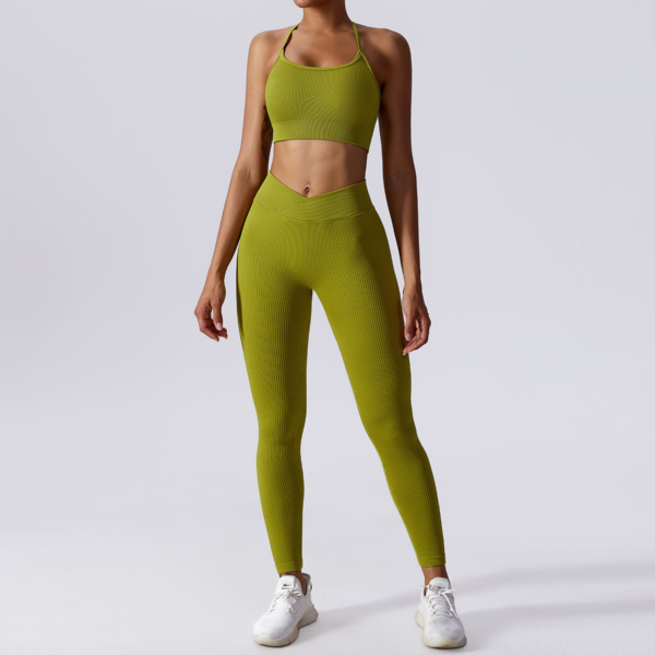 Seamless Ribbed Ensemble Yoga Set - Image 9